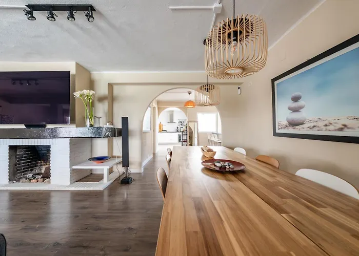 فيلة Mimosas House